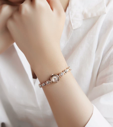 Davena手表特价处理。(原价1196)...