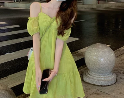 实拍实价法式方领连衣裙温柔甜美泡泡袖裙子肌...