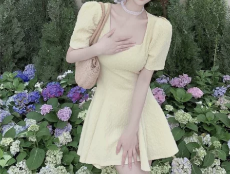 鹅黄色纯欲连衣裙 甜妹田园风~性感御姐风~...