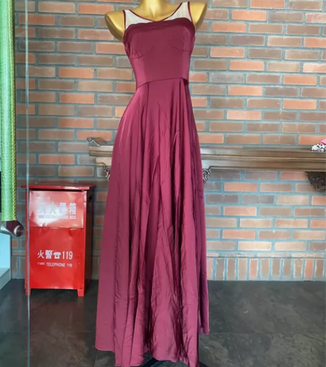 品牌女装样衣#全新，夏季酒红色连衣裙。 高...