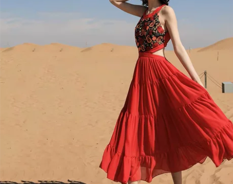 红色连衣裙沙滩裙女三亚旅游衣服超仙海边度假...