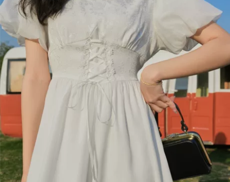 浪漫の幻象 花崎鹿法式少女温柔风方领连衣裙...