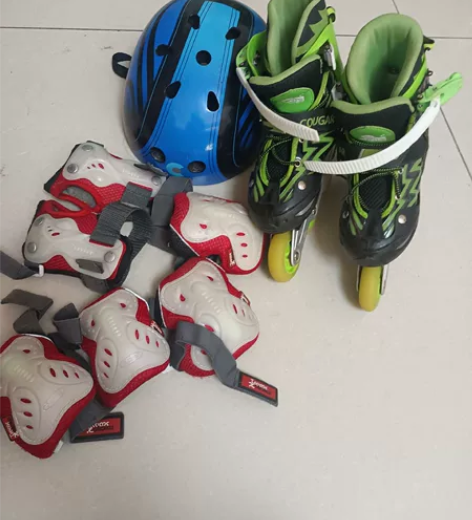 旱冰鞋和护具 感兴趣的话点“我想要”和我私...