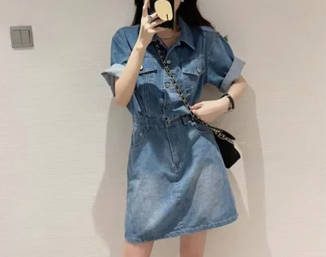 夏季牛仔裙女装复古港风浅色欧货连体短裙减龄...