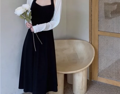 港风温柔气质v领显瘦挂脖收腰吊带连衣裙女秋...