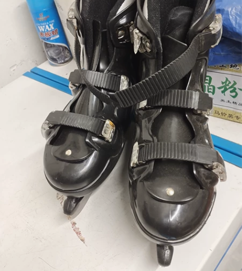 处理41码冰鞋，八成新只用二次 感兴趣的话...