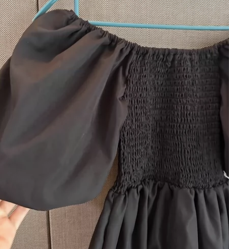 收身娃娃连体裤 全新质感非常非常好，双侧带...