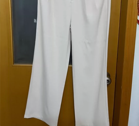 西装裤直筒裤阔腿裤，米白色，买了一次都没有...