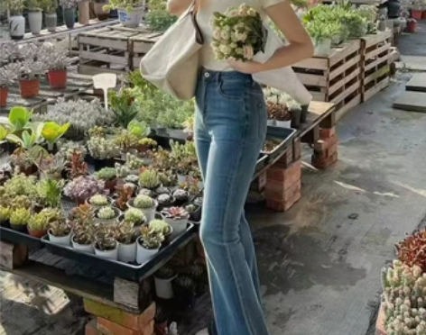 穿过一次 高腰复古蓝微喇牛仔裤女2023年...