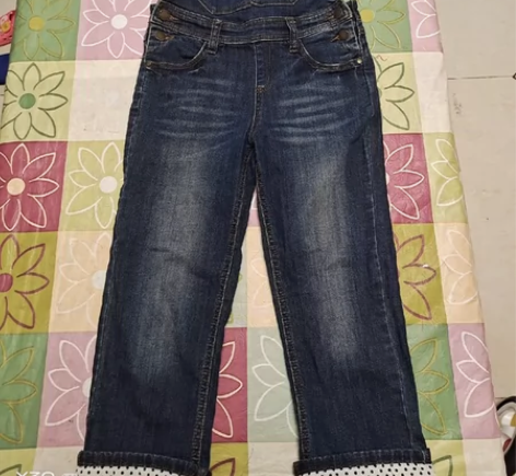 女士牛仔裤，26的裤头，售出不退不换！ 感...
