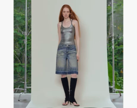 出逃赤岗西 复古蓝牛仔短裤男女款洗水做旧七...