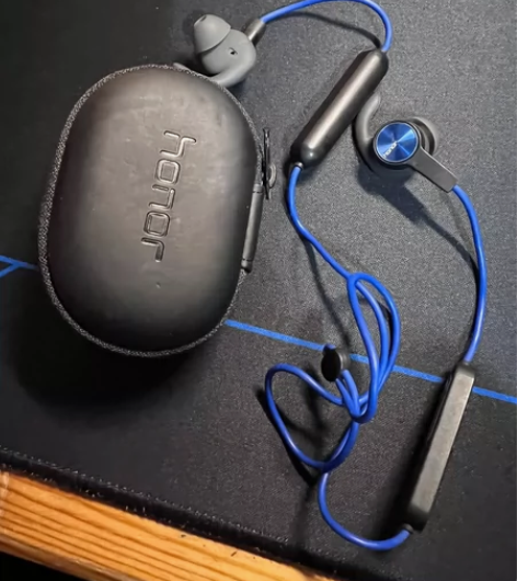 有点小古董，75包邮一口价，不还价 感兴趣...