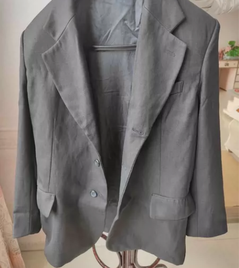 闲置男士西服上衣一件，深灰色，基本没有怎么...