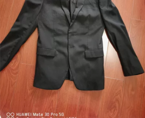 太平鸟男式西服外套，L码，西服很洋气，背后...