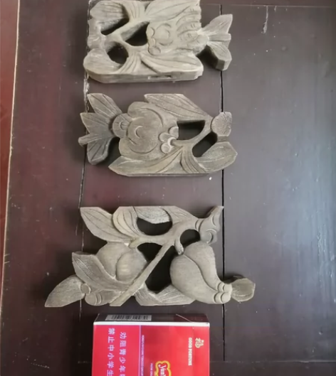 木雕三件，寿桃，如意，石榴， 感兴趣的话点...