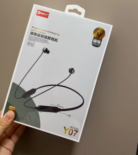 全新磁吸运动挂脖耳机，全新没拆封的，买手机...