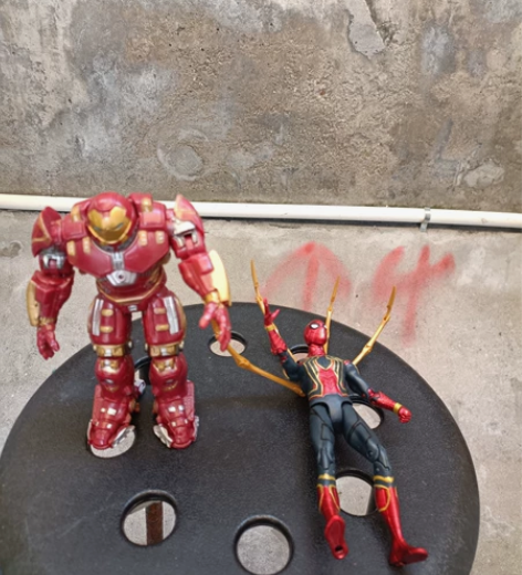 复仇者联盟手办公仔可动钢铁侠蜘蛛侠绿巨人灭...