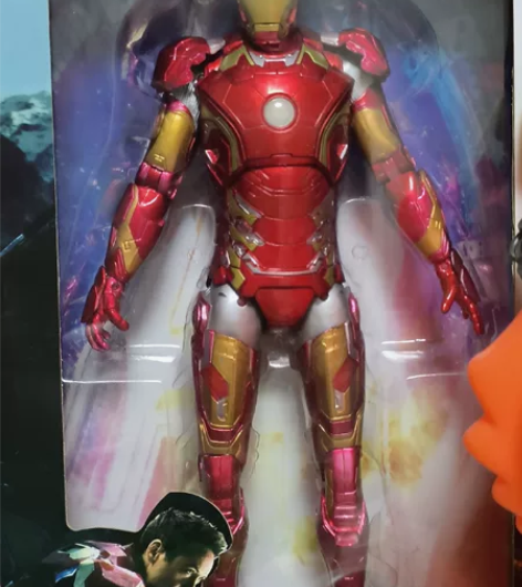 钢铁侠手办没拆封 感兴趣的话点“我想要”和...