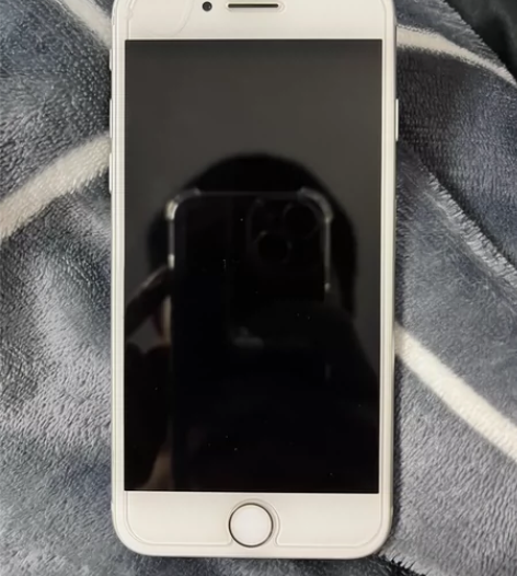 iPhone8 日版256G ID可退出。...