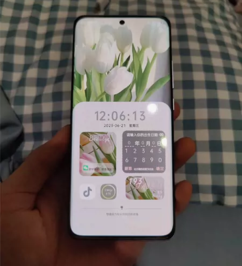 橙色新。小米12  蓝色 8+128 去年...