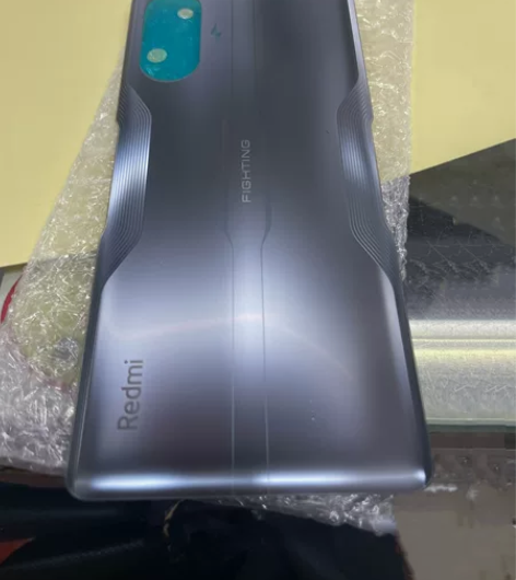 红米K40游戏增强版 银色后盖 感兴趣的话...