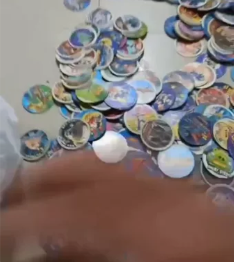 出售卡片，是童年的回忆，可以单买，也可以整...