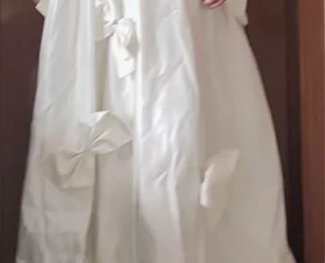 定制的婚纱660,专门选的缎面的,面料高贵...