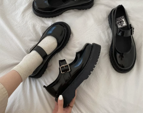 雪影飘 黑低帮鞋玛丽珍JK鞋，穿着很舒服，...