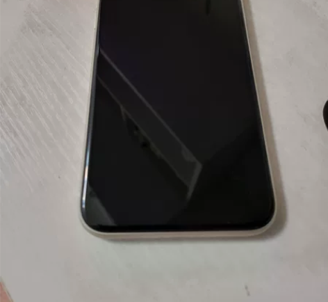 自用苹果11，白色国行纯原128g，左下角...