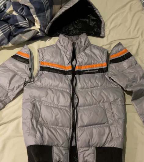 潮流前线羽绒服，s码，帽子，袖子可以拆卸。...