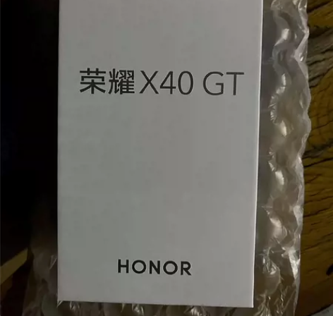 荣耀40GT，8+256，今年三月买的。外...