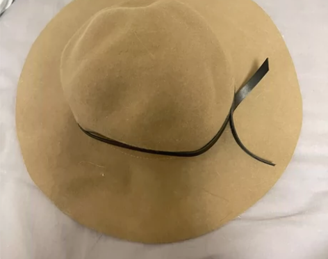 优衣库羊毛软礼帽402431 均码 就戴过...