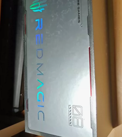 红魔8pro的包装盒 感兴趣的话点“我想要...