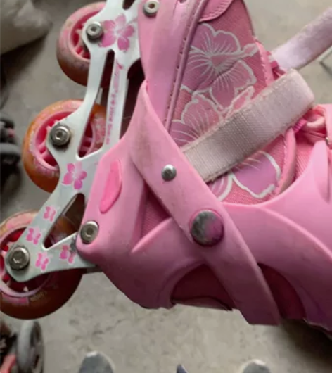 单排 旱冰鞋。 35-38的。有需要的联系...