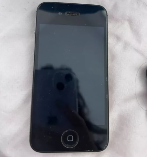 苹果4重置之后没法解锁了 一个索尼手机正常...