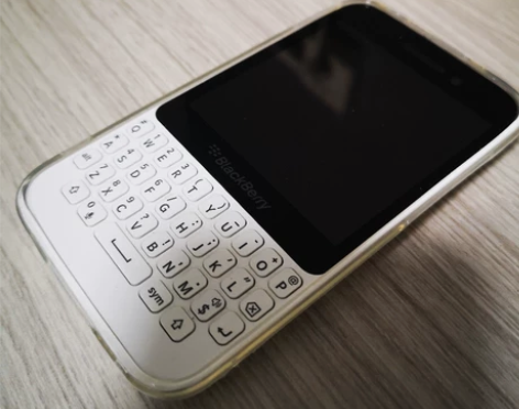 黑莓Q5 Blackberry [红圆]卡...