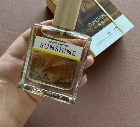 气味图书馆香水 阳光 朋友送的 喷了一下不...