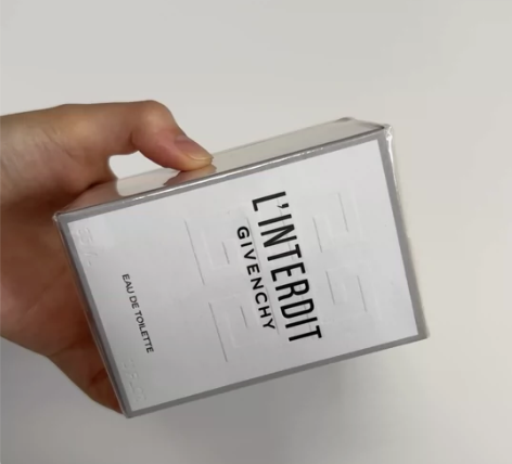 留学时候在英国买的纪梵希香水，没开封过，家...