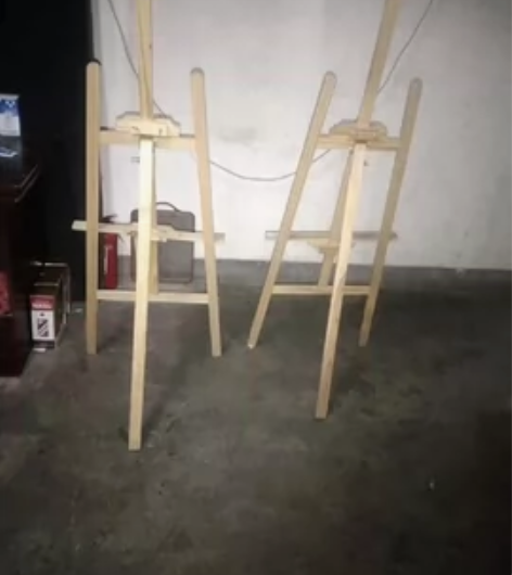 画架两个30一个20可发物流 感兴趣的话点...