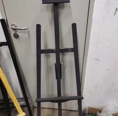 木质画架 感兴趣的话点“我想要”和我私聊吧...