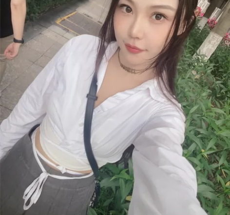 美女一手自用 正版行货 外星人 m17 R...