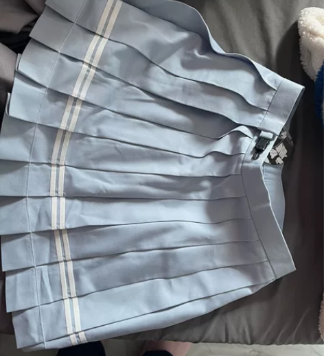 jk群 仅试穿 一百多买的 犹豫就没退掉 ...