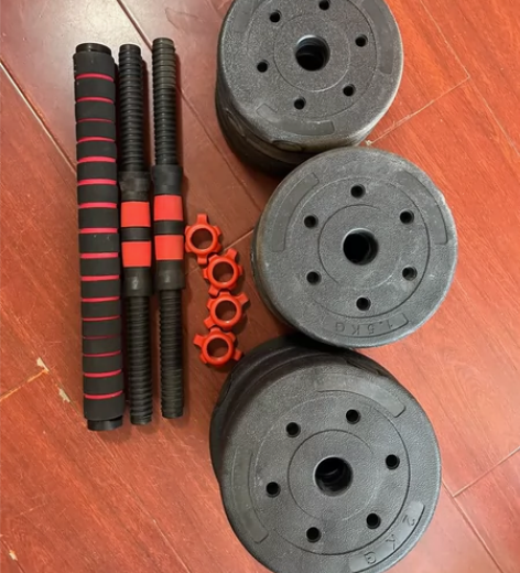 有两个哑铃可拆卸还可以，也可以接在一起做杠...