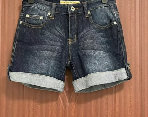 牛仔短裤，女，版型质量很好，微弹力，s码 ...