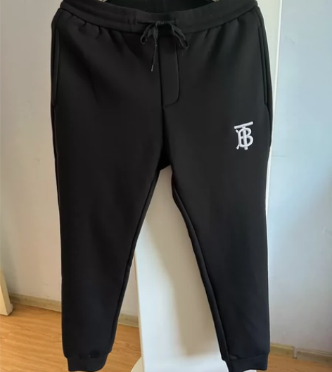 品牌黑色加绒男裤, XL码腰围92,二尺七,裤长104。二手... 品牌黑色加绒男裤, XL码腰围92,二尺七,裤长104。二手...