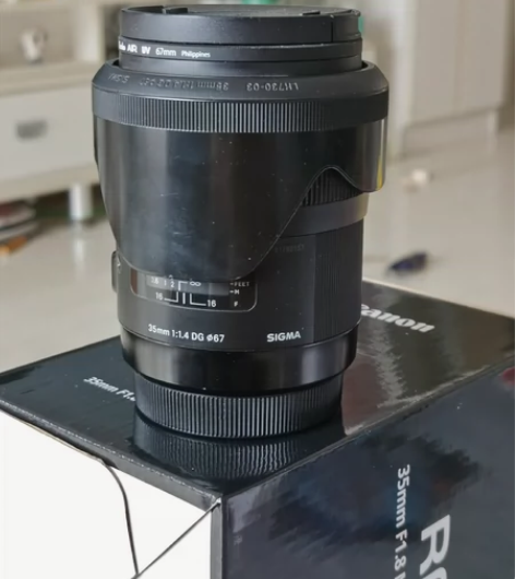 更新了微单镜头，出自用佳能口适马35 1....