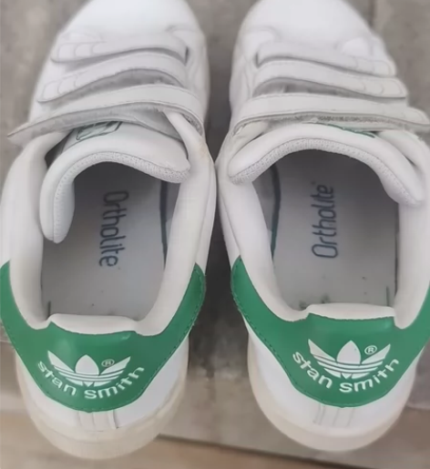 阿迪达斯经典三叶草运动鞋，33.5码，孩子...