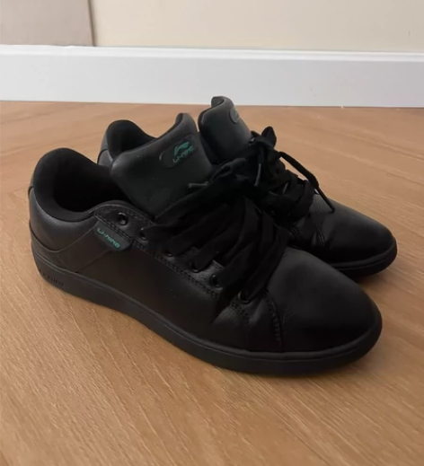 笨笨维尼的运动鞋，朋友送的，买大了，全新3...