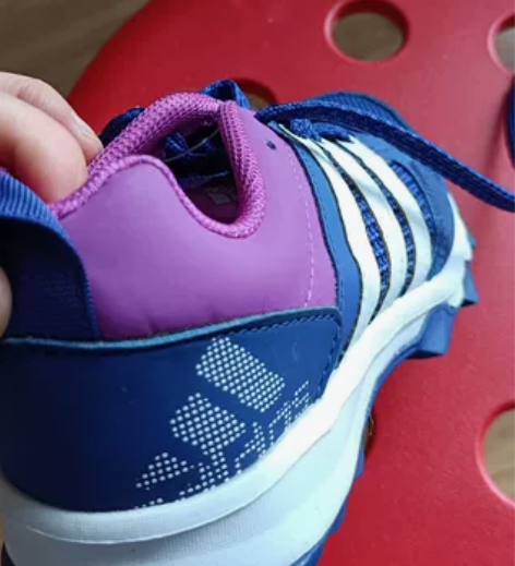 阿迪网眼运动鞋，全新，内长18.5cm，购...