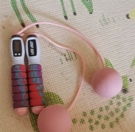 电子跳绳～减肥健身神器，成色如图 感兴趣的...